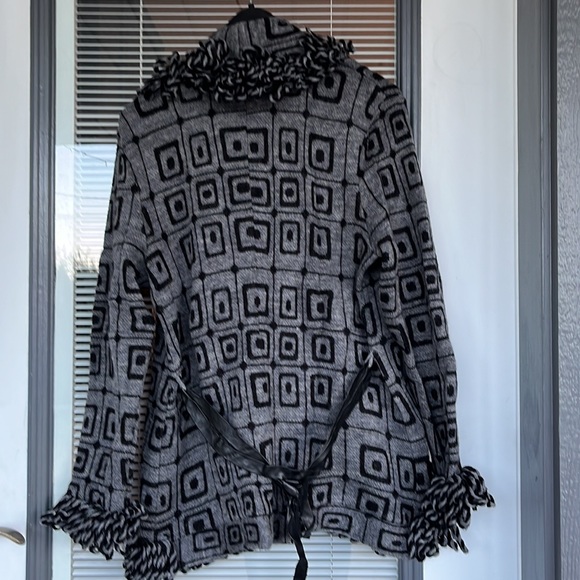 Nicole Alexander Sweater Size L - Picture 3 of 3